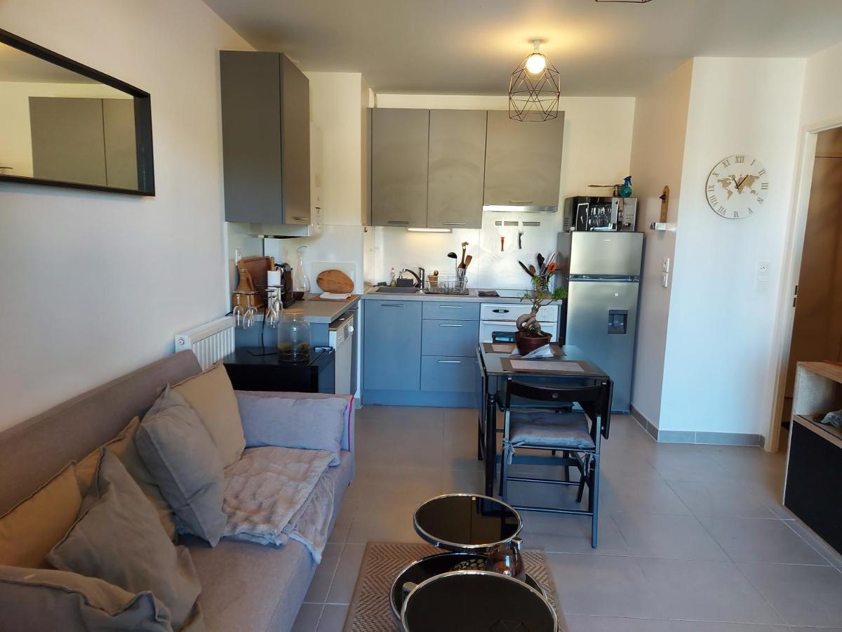 T2 Clim Parking, Entre Nature Et Plage Hyeres Bagian luar foto